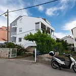 Family Apartment Zadar Diklo
