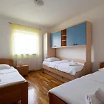 Family Apartment Zadar Diklo